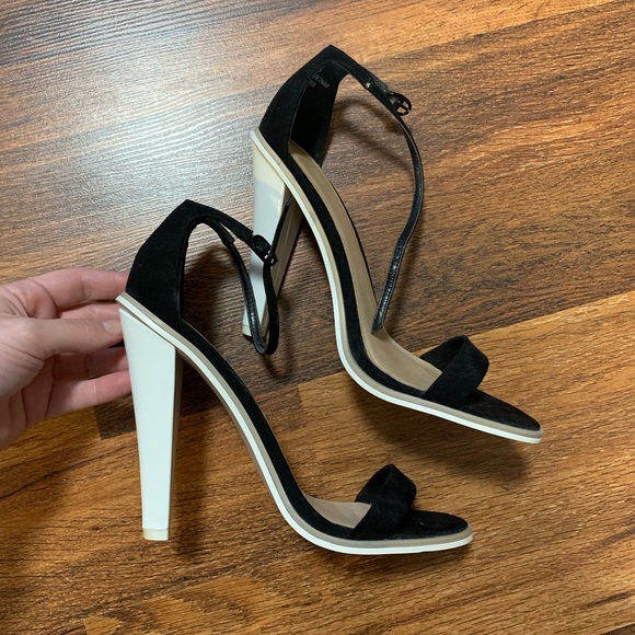 Heels - Picture 4 of 5